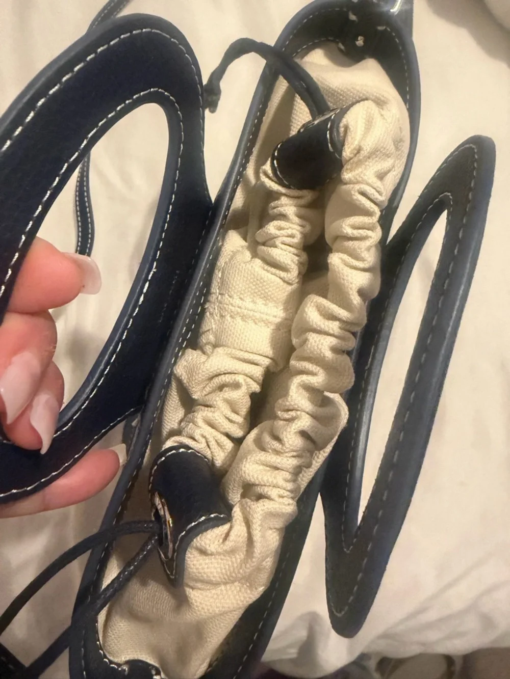 Handbag - Picture 2 of 5